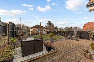 Photo 14- click for photo gallery